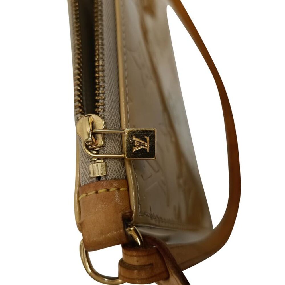 Louis Vuitton Lexington Monogram Pochette Bag in Beige Patent Leather - Picture 11 of 12